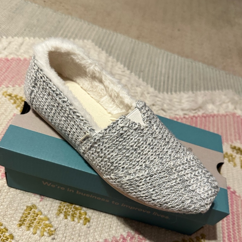 TOMS Alpargata White Cozy Swearer Knit (sz 8)